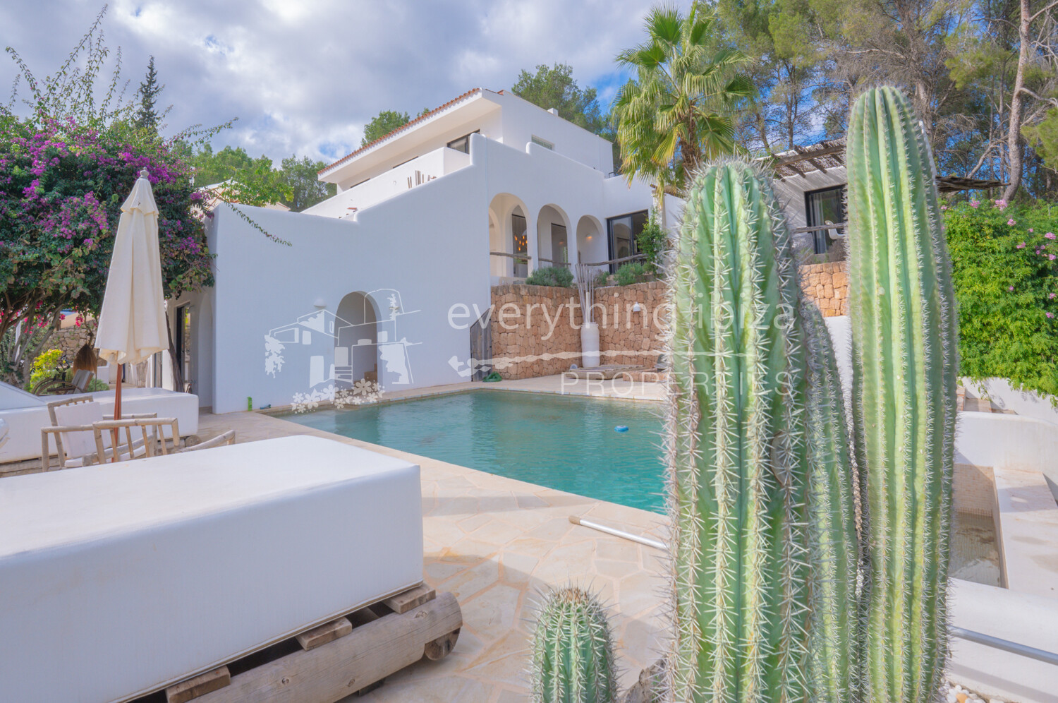 Stunning Villa on a Large Plot in the Peaceful Countryside of Sant Miguel, ref. 1513, for sale in Ibiza by everything ibiza Properties