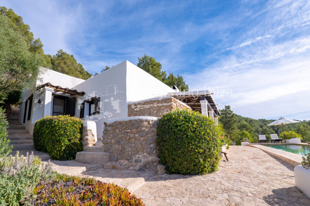 Elegant Hillside Finca with Stunning Views & Touristic License, ref. 1515, for sale in Ibiza by everything ibiza Properties