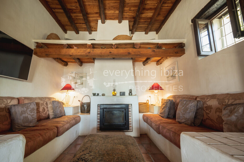 Elegant Hillside Finca with Stunning Views & Touristic License, ref. 1515, for sale in Ibiza by everything ibiza Properties