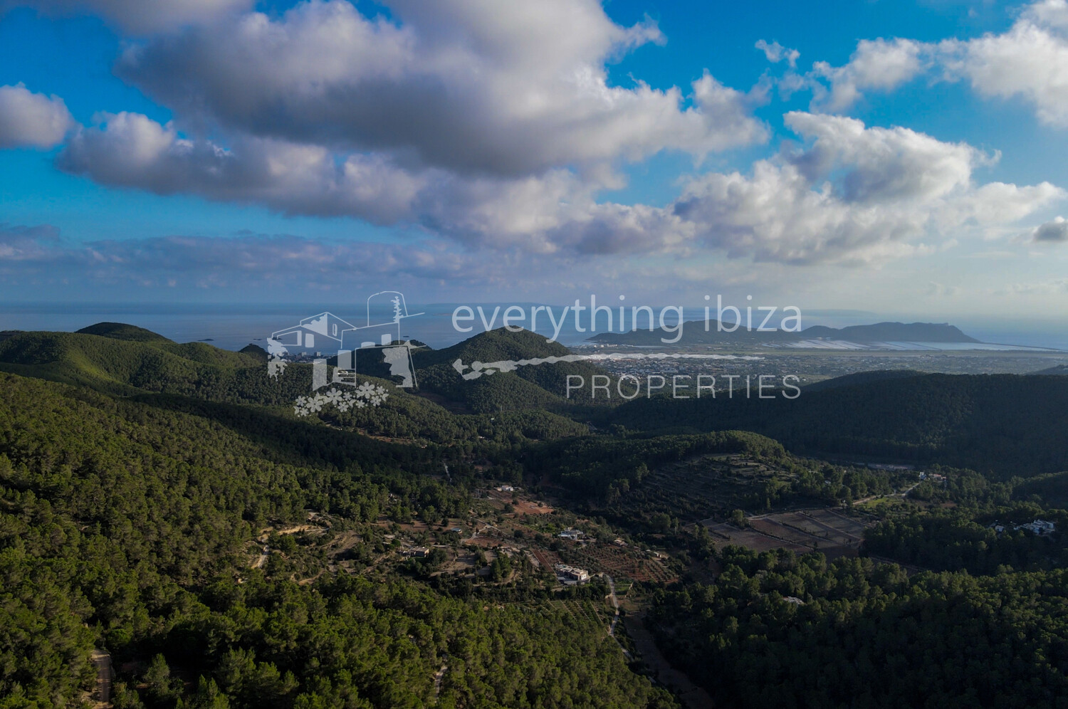 Elegant Hillside Finca with Stunning Views & Touristic License, ref. 1515, for sale in Ibiza by everything ibiza Properties