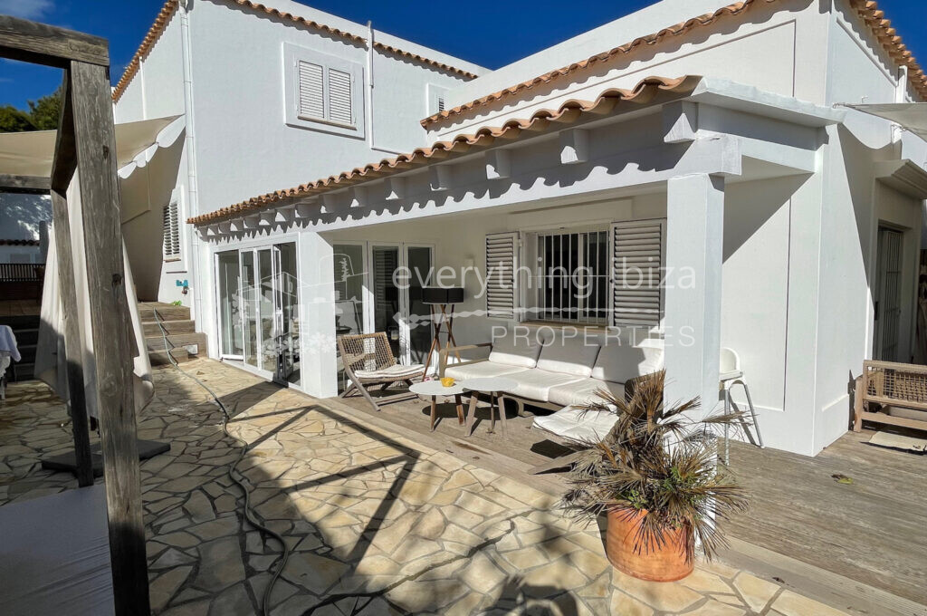 Charming Corner Townhouse Within Minutes of Sant Josep Village, ref. 1519, for sale in Ibiza by everything ibiza Properties
