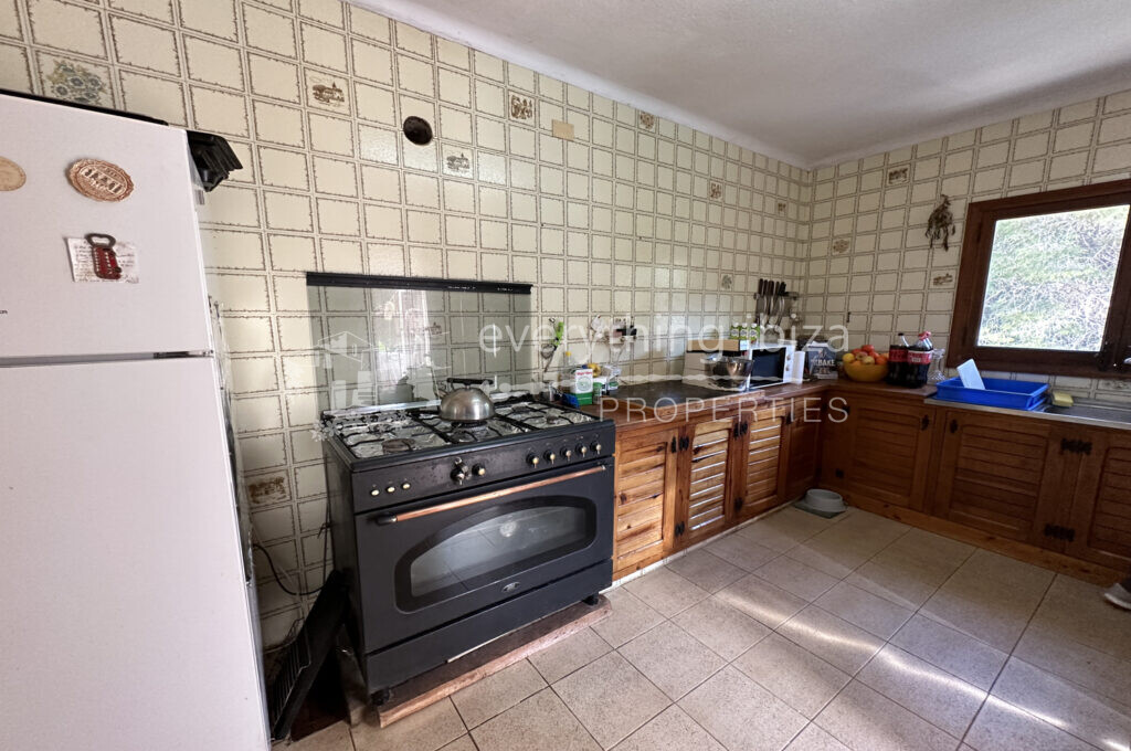Charming Traditional Villa with Lots of Character in Cala Llonga, ref. 1520, for sale in Ibiza by everything ibiza Properties