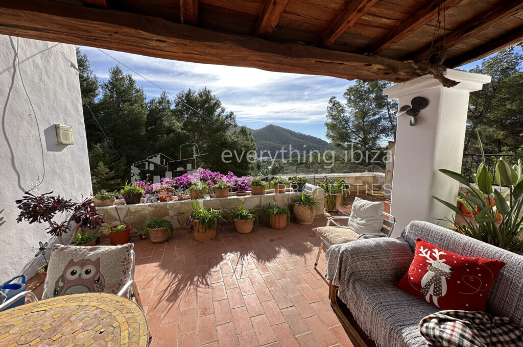 Charming Traditional Villa with Lots of Character in Cala Llonga, ref. 1520, for sale in Ibiza by everything ibiza Properties
