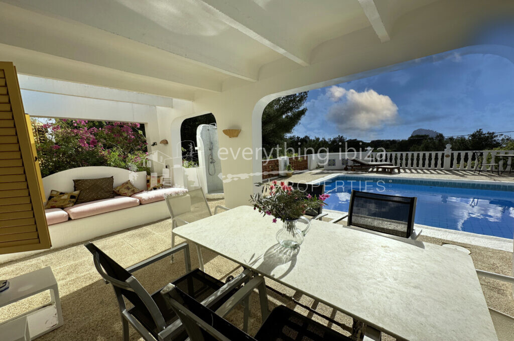 Charming Traditional Villa with Extra Plot & Views of Es Vedra, ref. 1521, for sale in Ibiza by everything ibiza Properties