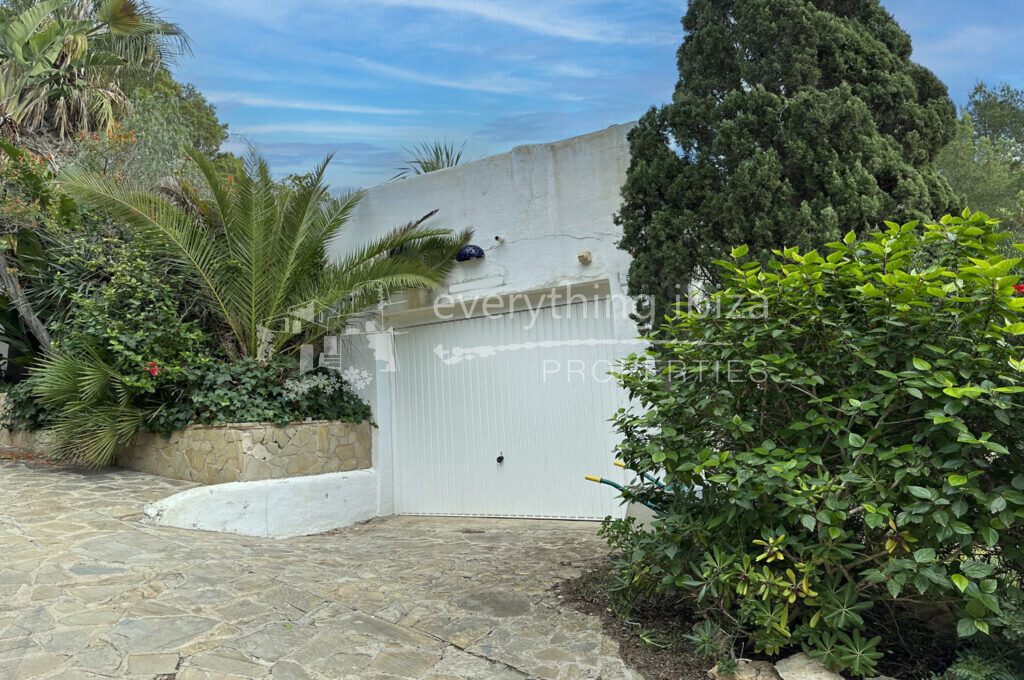 Charming Traditional Villa with Extra Plot & Views of Es Vedra, ref. 1521, for sale in Ibiza by everything ibiza Properties