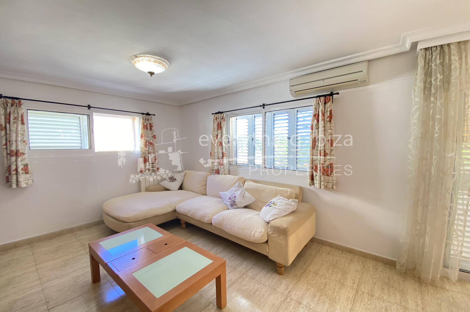 Modern Duplex Apartment with Roof Terrace in Ibiza Town, ref. 1523, for sale in Ibiza by everything ibiza Properties