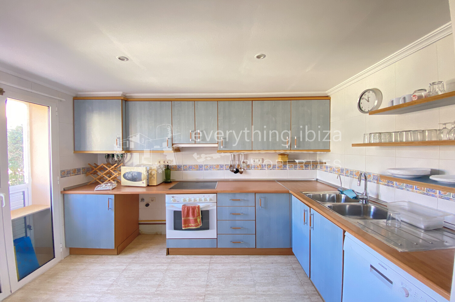 Modern Duplex Apartment with Roof Terrace in Ibiza Town, ref. 1523, for sale in Ibiza by everything ibiza Properties