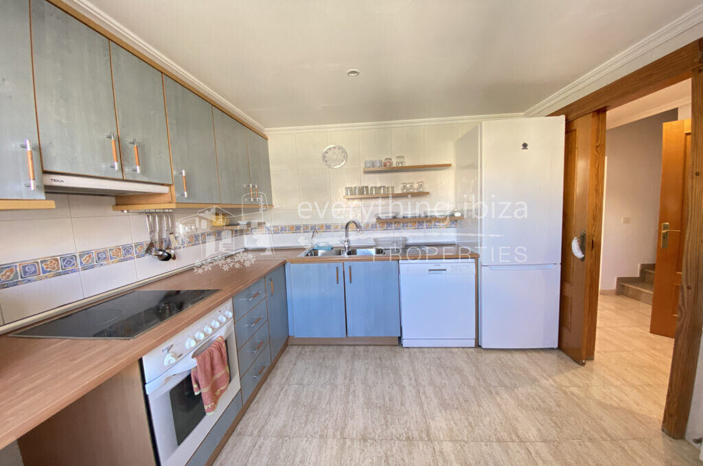 Modern Duplex Apartment with Roof Terrace in Ibiza Town, ref. 1523, for sale in Ibiza by everything ibiza Properties