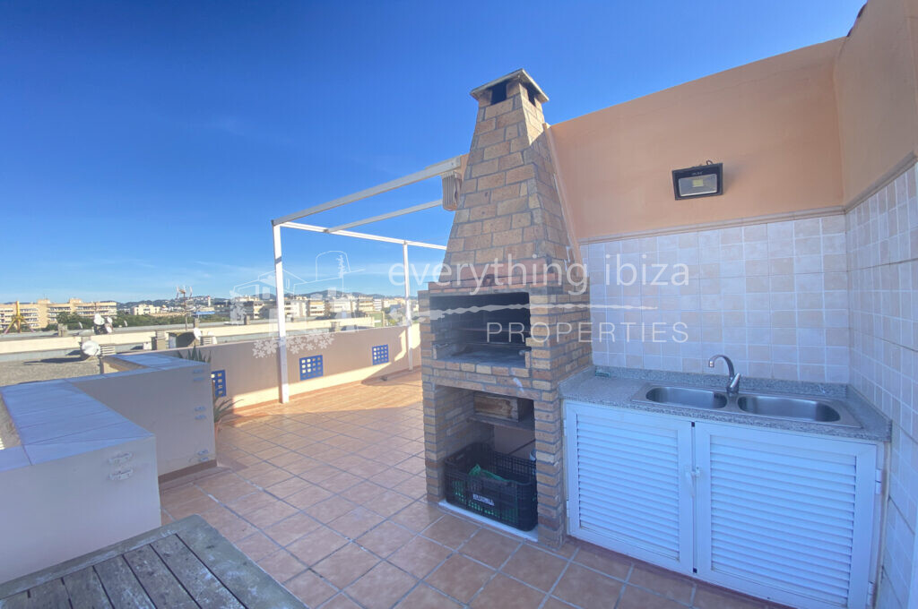 Modern Duplex Apartment with Roof Terrace in Ibiza Town, ref. 1523, for sale in Ibiza by everything ibiza Properties