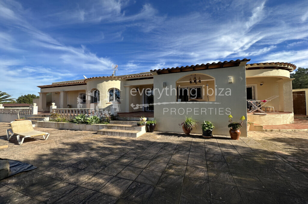 Elegant Detached Villa with Pool in Sought After San Agustin, ref. 1524, for sale in Ibiza by everything ibiza Properties