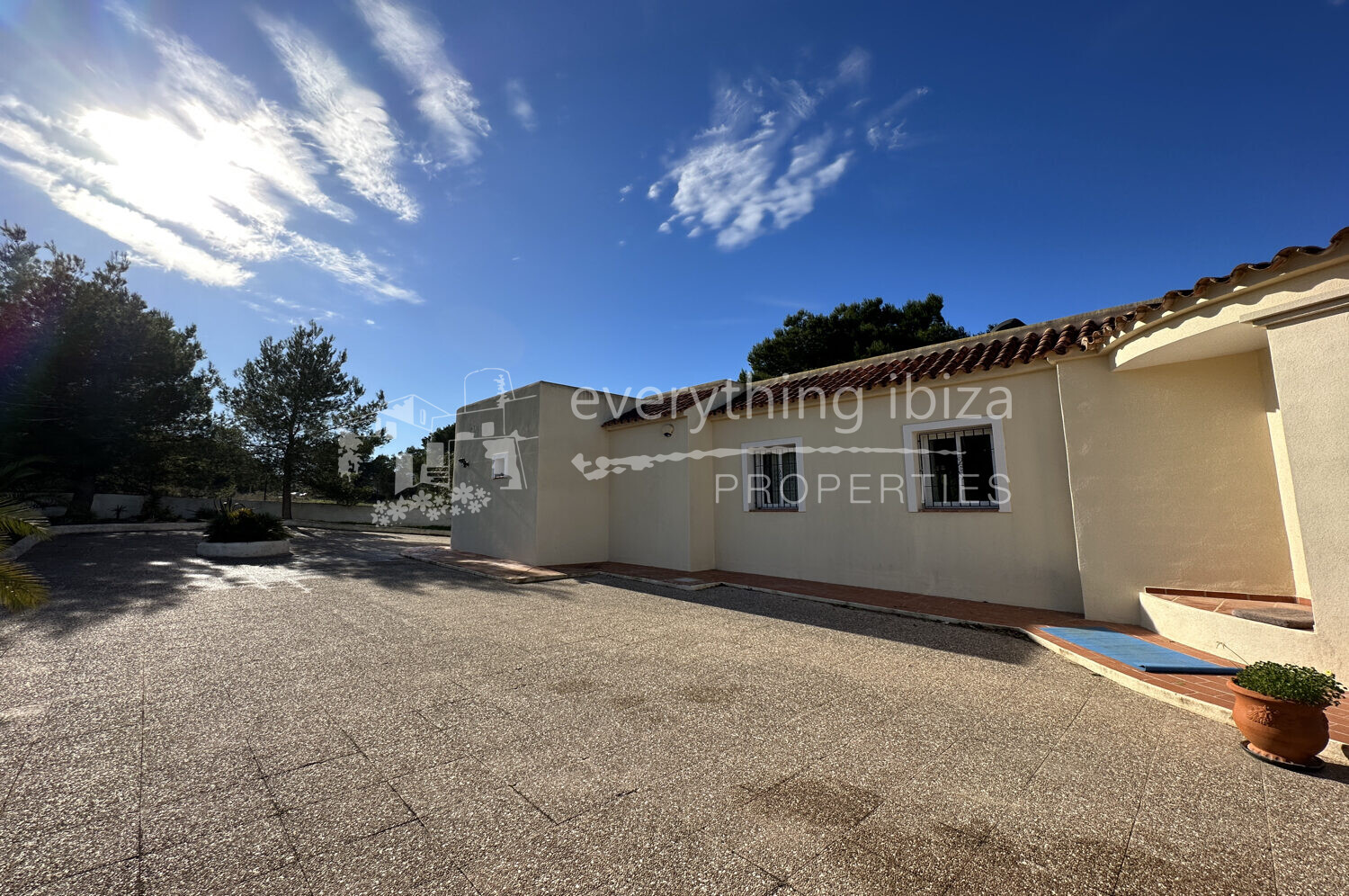 Elegant Detached Villa with Pool in Sought After San Agustin, ref. 1524, for sale in Ibiza by everything ibiza Properties