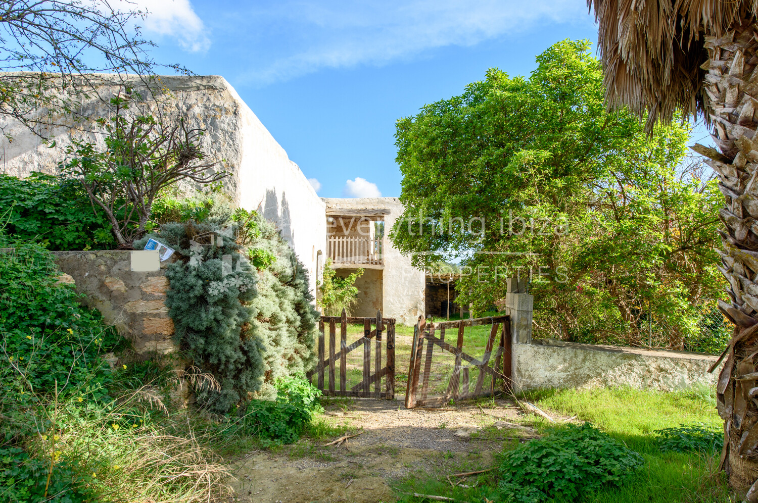 Authentic Ibiza Finca Ideal for Renovation on a Huge Rural Plot, ref. 1525, for sale in Ibiza by everything ibiza Properties