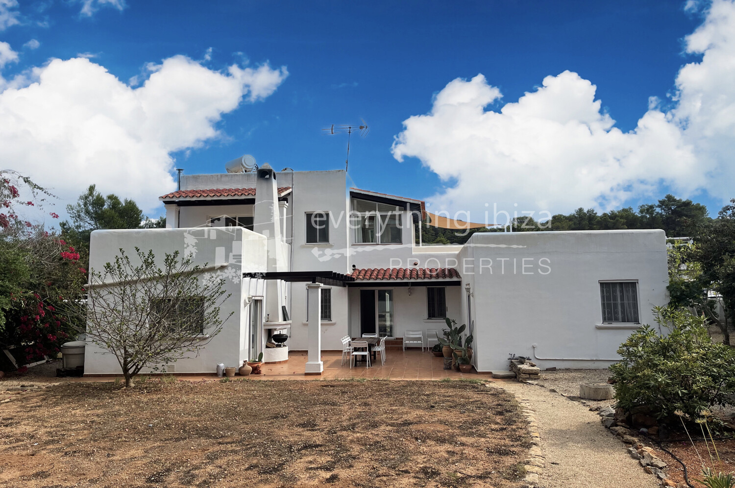 Charming Detached House Close to Popular San Carlos, ref. 1526, for sale in Ibiza by everything ibiza Properties