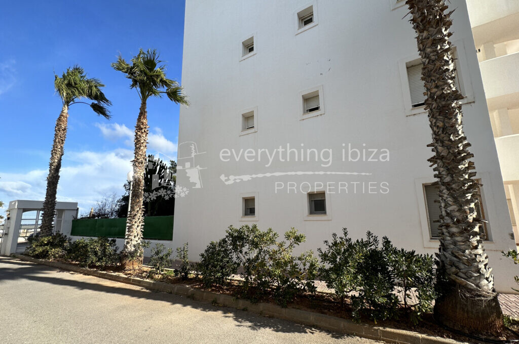 Lovely Modern Apartment Close to the Coastline & Beaches, ref. 1528, for sale in Ibiza by everything ibiza Properties