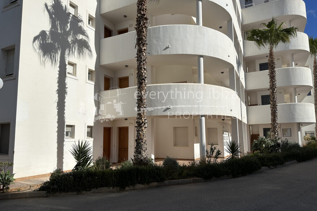 Lovely Modern Apartment Close to the Coastline & Beaches, ref. 1528, for sale in Ibiza by everything ibiza Properties
