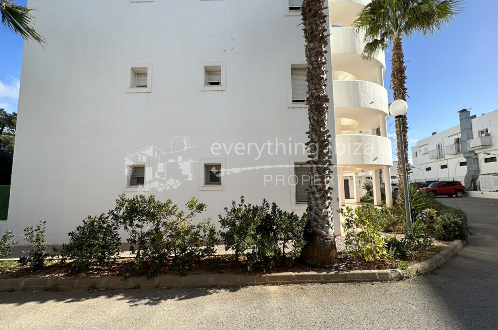Lovely Modern Apartment Close to the Coastline & Beaches, ref. 1528, for sale in Ibiza by everything ibiza Properties