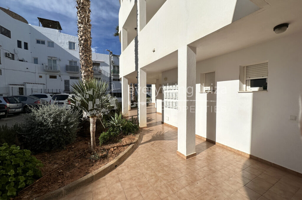 Lovely Modern Apartment Close to the Coastline & Beaches, ref. 1528, for sale in Ibiza by everything ibiza Properties