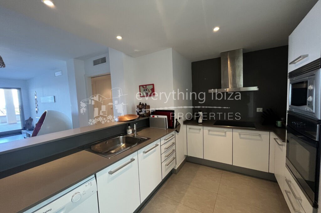 Super Penthouse with Roof Terrace & Stunning Views, ref. 1529, for sale in Ibiza by everything ibiza Properties