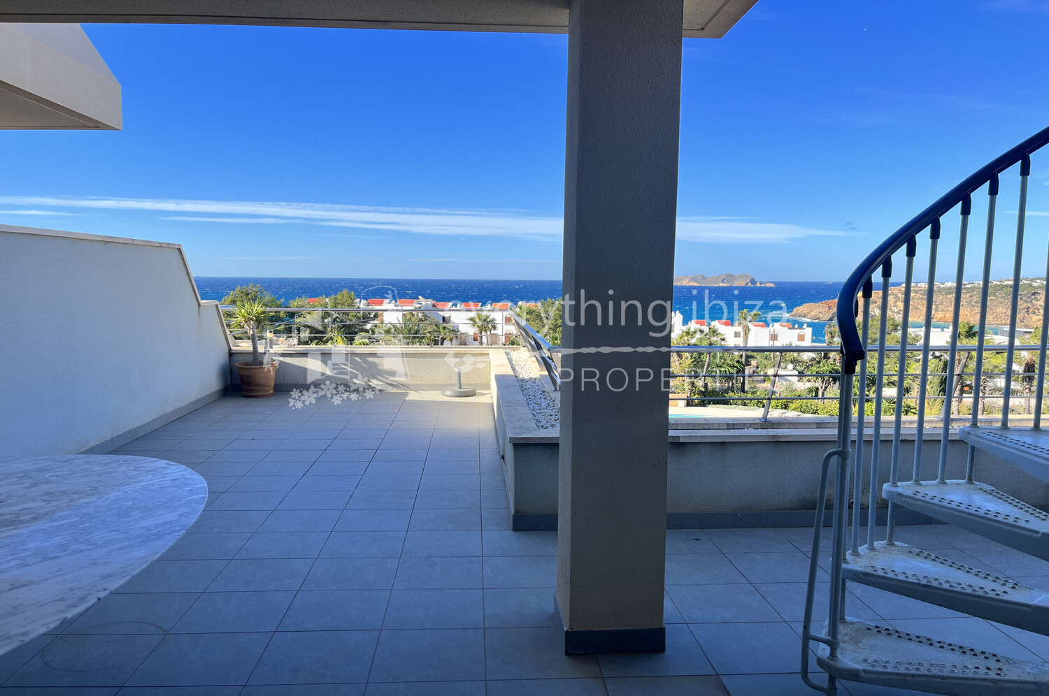 Super Penthouse with Roof Terrace & Stunning Views, ref. 1529, for sale in Ibiza by everything ibiza Properties