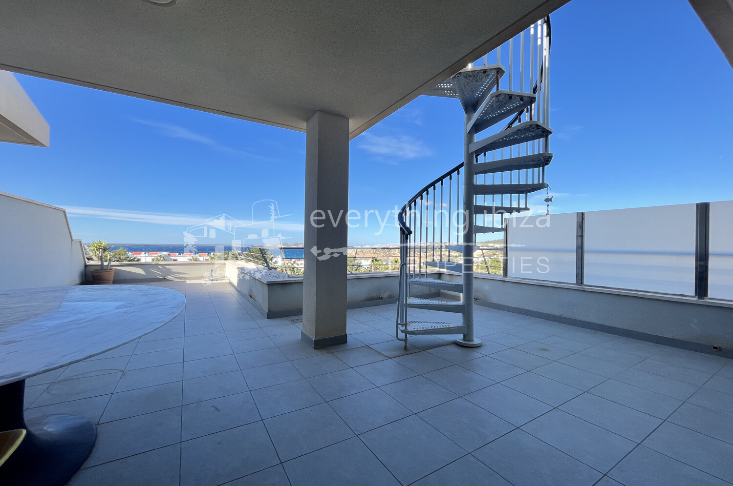 Super Penthouse with Roof Terrace & Stunning Views, ref. 1529, for sale in Ibiza by everything ibiza Properties