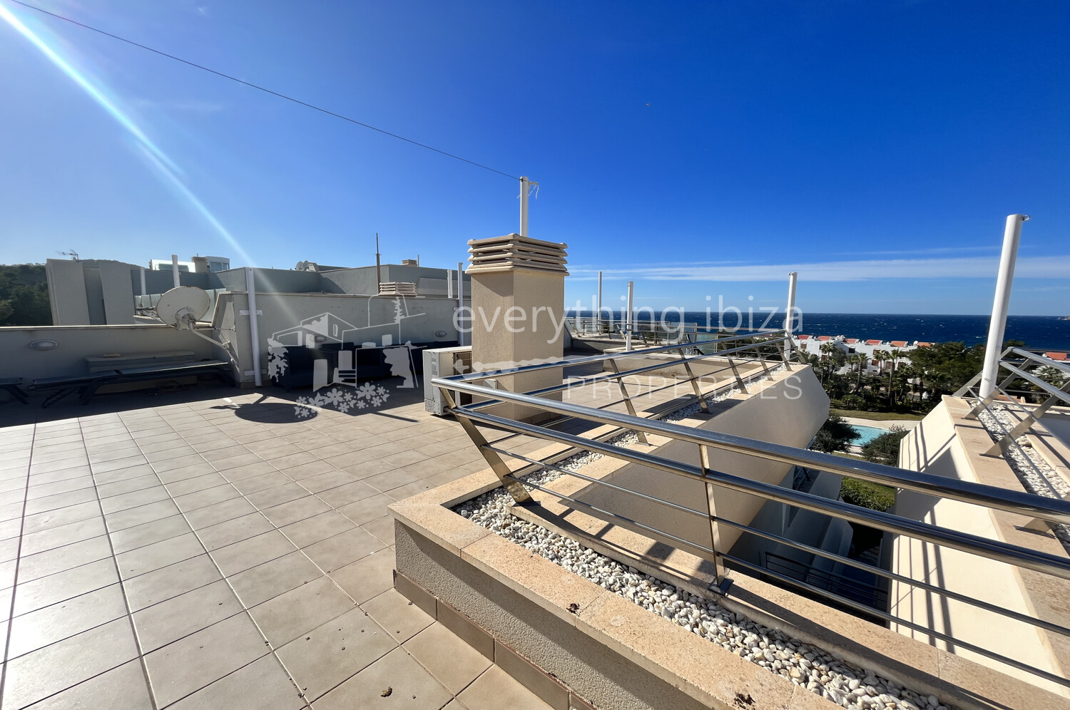 Super Penthouse with Roof Terrace & Stunning Views, ref. 1529, for sale in Ibiza by everything ibiza Properties