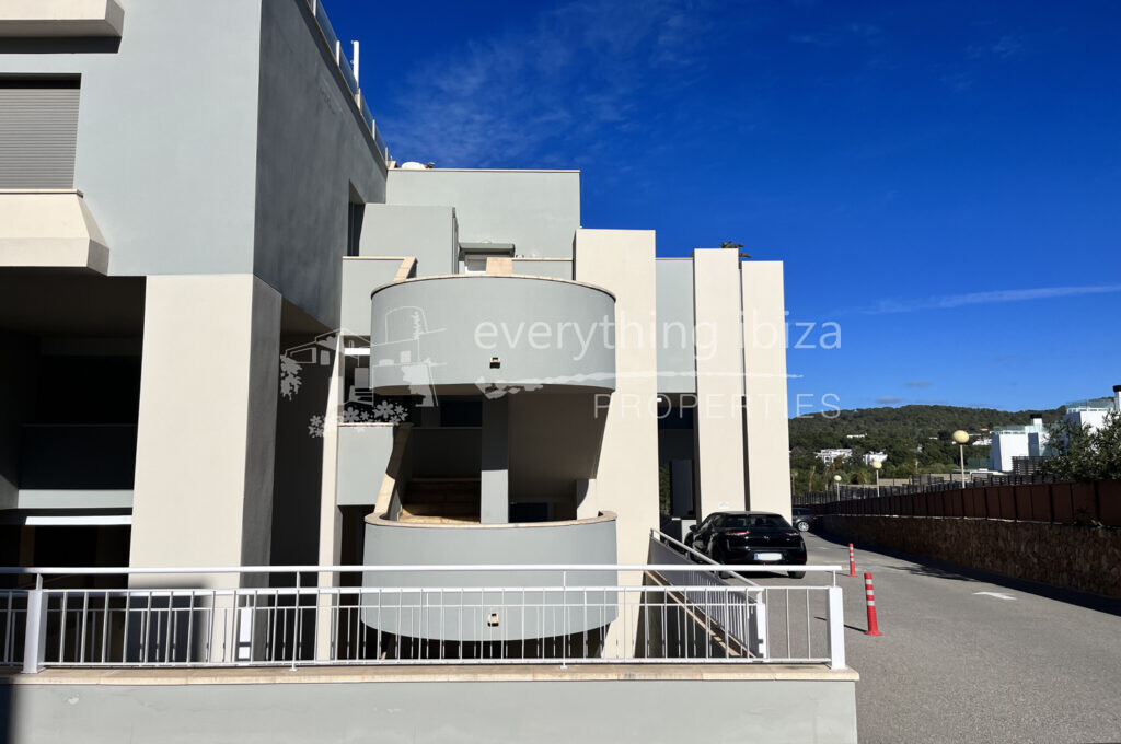 Super Penthouse with Roof Terrace & Stunning Views, ref. 1529, for sale in Ibiza by everything ibiza Properties