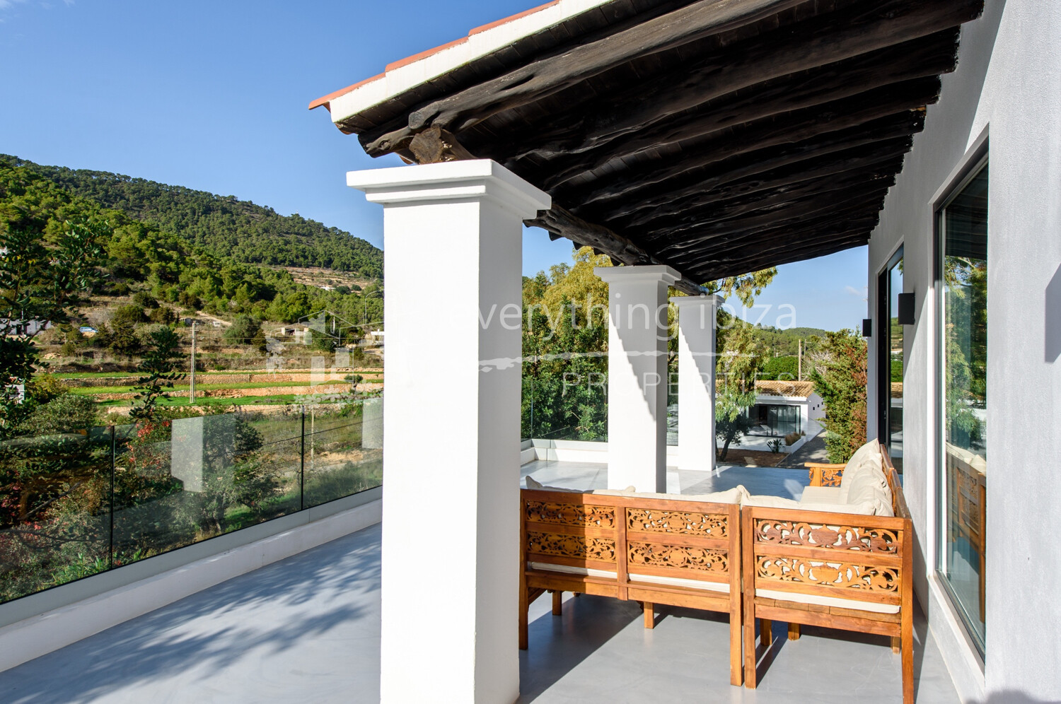 Modern Cosmopolitan Villa Recently Renovated in Es Cubells, ref. 1532, for sale in Ibiza by everything ibiza Properties