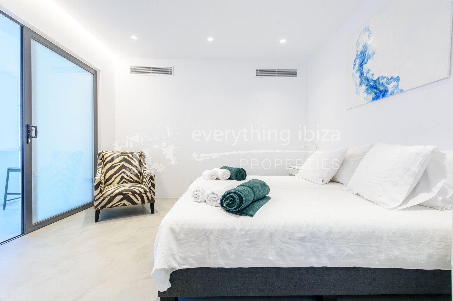 Modern Cosmopolitan Villa Recently Renovated in Es Cubells, ref. 1532, for sale in Ibiza by everything ibiza Properties