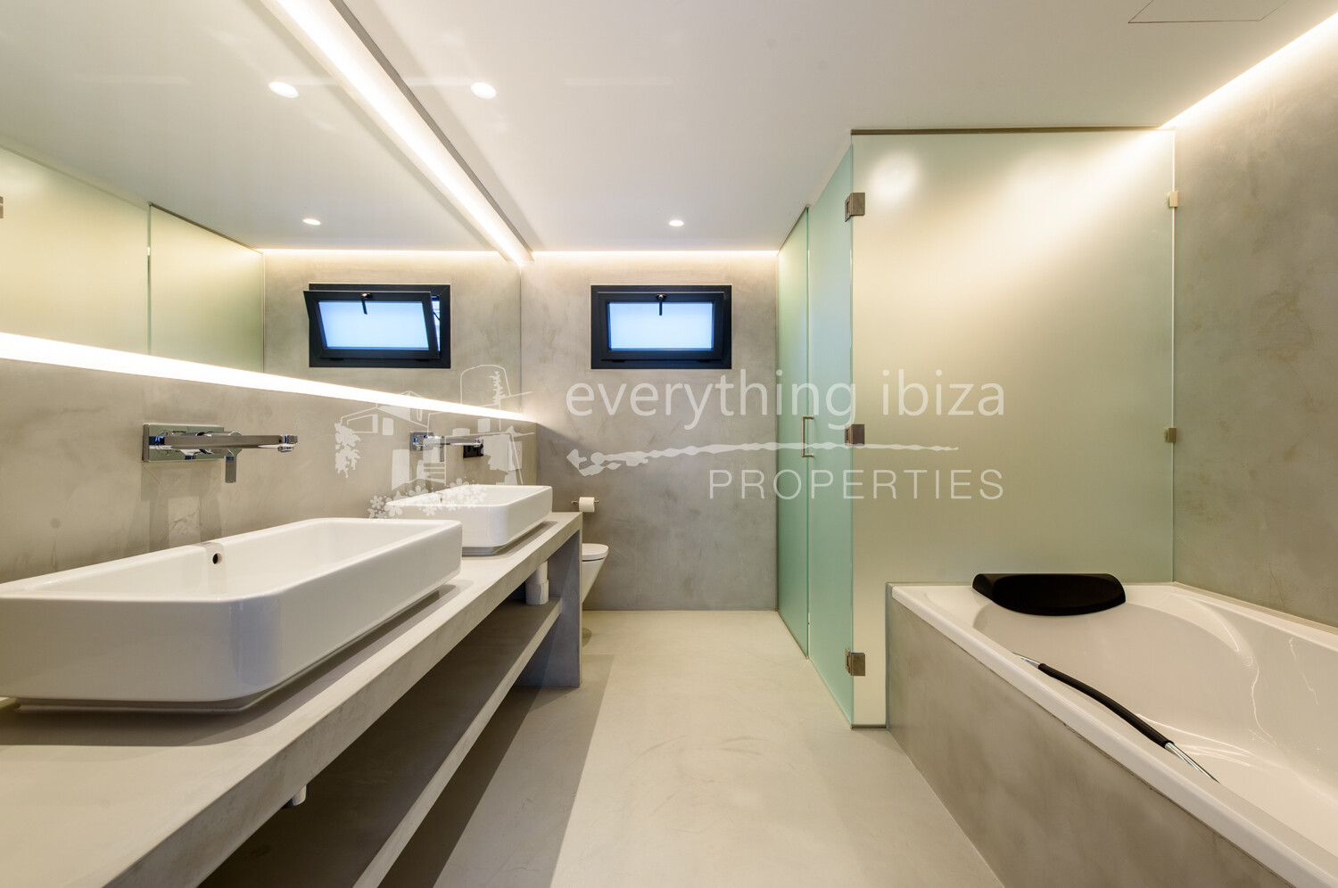 Modern Cosmopolitan Villa Recently Renovated in Es Cubells, ref. 1532, for sale in Ibiza by everything ibiza Properties