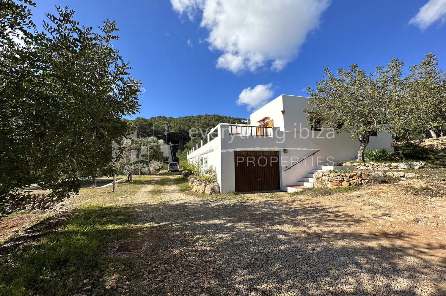 Elegant Traditionally Styled Villa on Large Fertile Plot with Views, ref. 1534, for sale in Ibiza by everything ibiza Properties