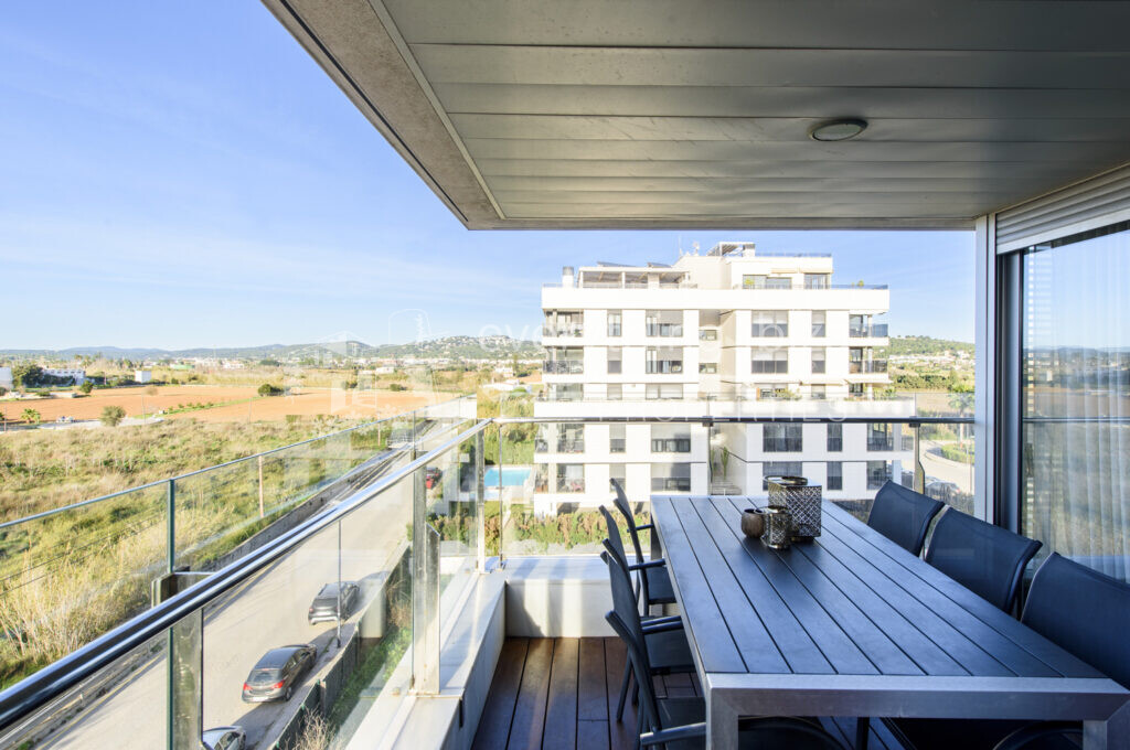 Stylishly Renovated Contemporary Apartment Close to Prestigious Marinas, ref. 1535, for sale in Ibiza by everything ibiza Properties
