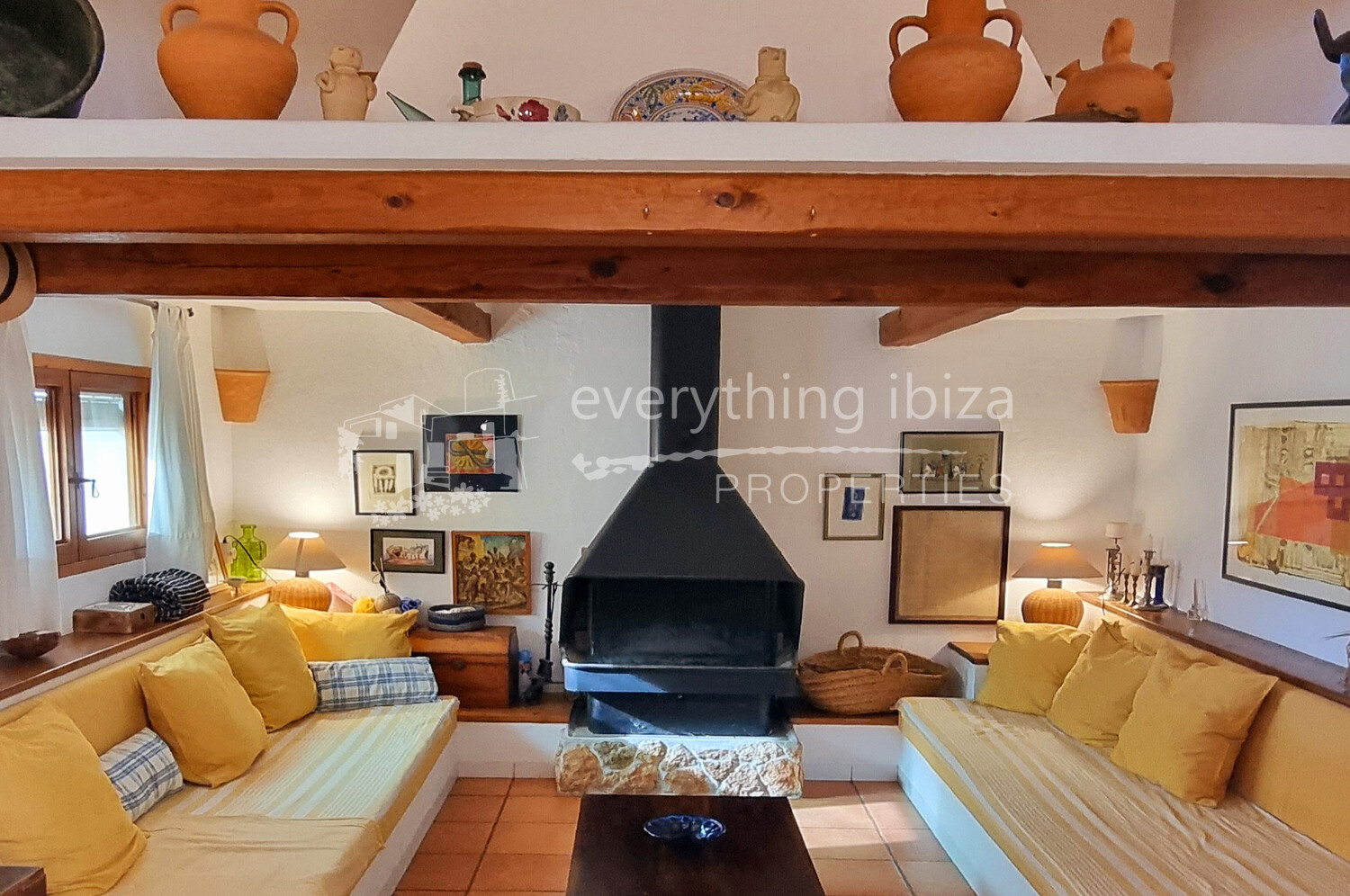 Beautiful Traditional Country Finca with Full Tourist License, ref. 1536, for sale in Ibiza by everything ibiza Properties