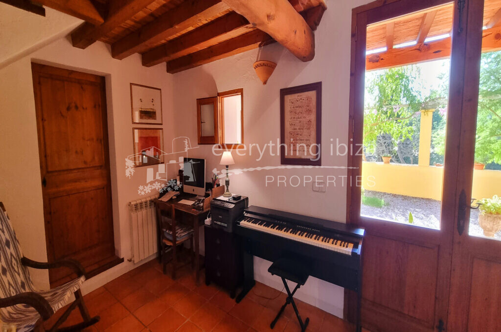 Beautiful Traditional Country Finca with Full Tourist License, ref. 1536, for sale in Ibiza by everything ibiza Properties