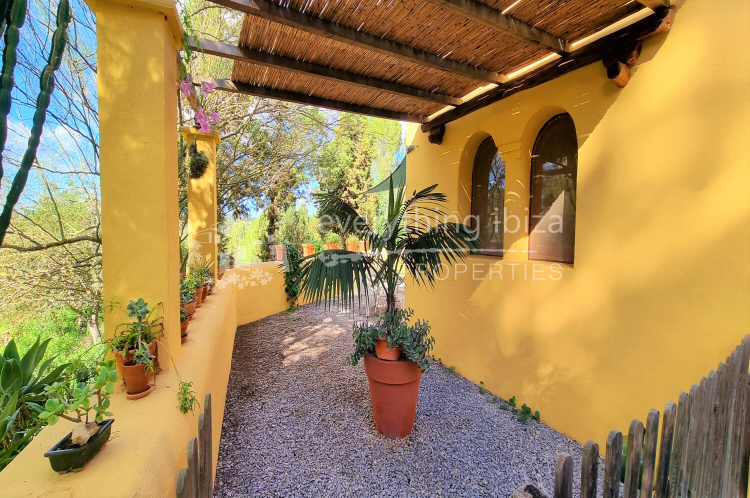 Beautiful Traditional Country Finca with Full Tourist License, ref. 1536, for sale in Ibiza by everything ibiza Properties