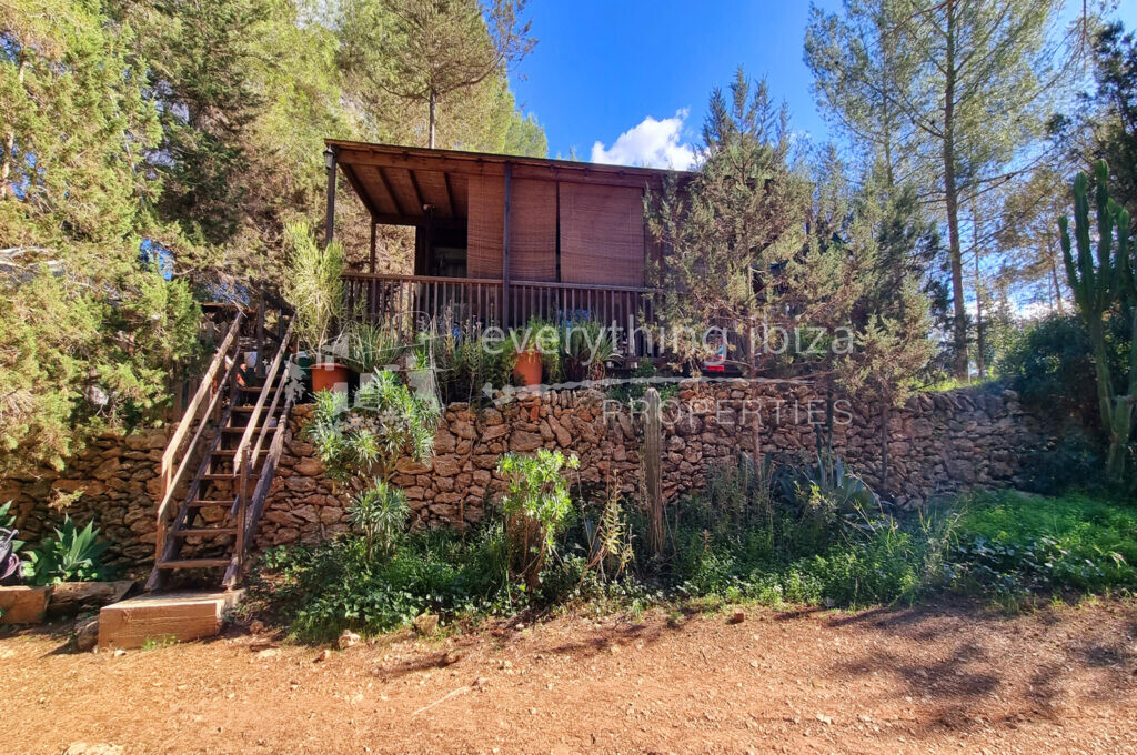 Beautiful Traditional Country Finca with Full Tourist License, ref. 1536, for sale in Ibiza by everything ibiza Properties