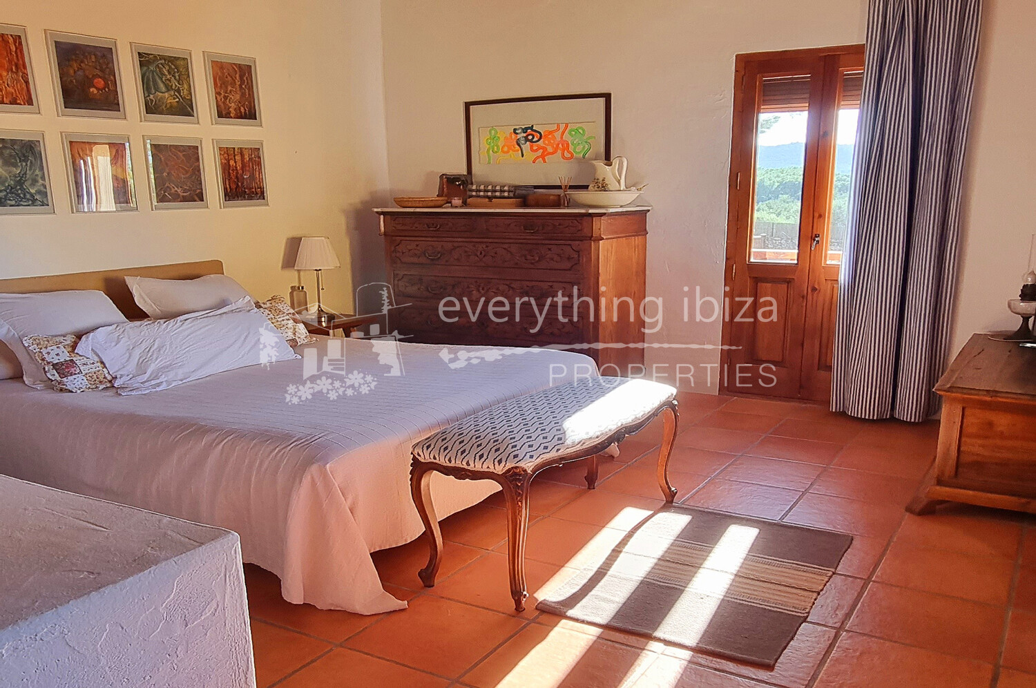 Beautiful Traditional Country Finca with Full Tourist License, ref. 1536, for sale in Ibiza by everything ibiza Properties