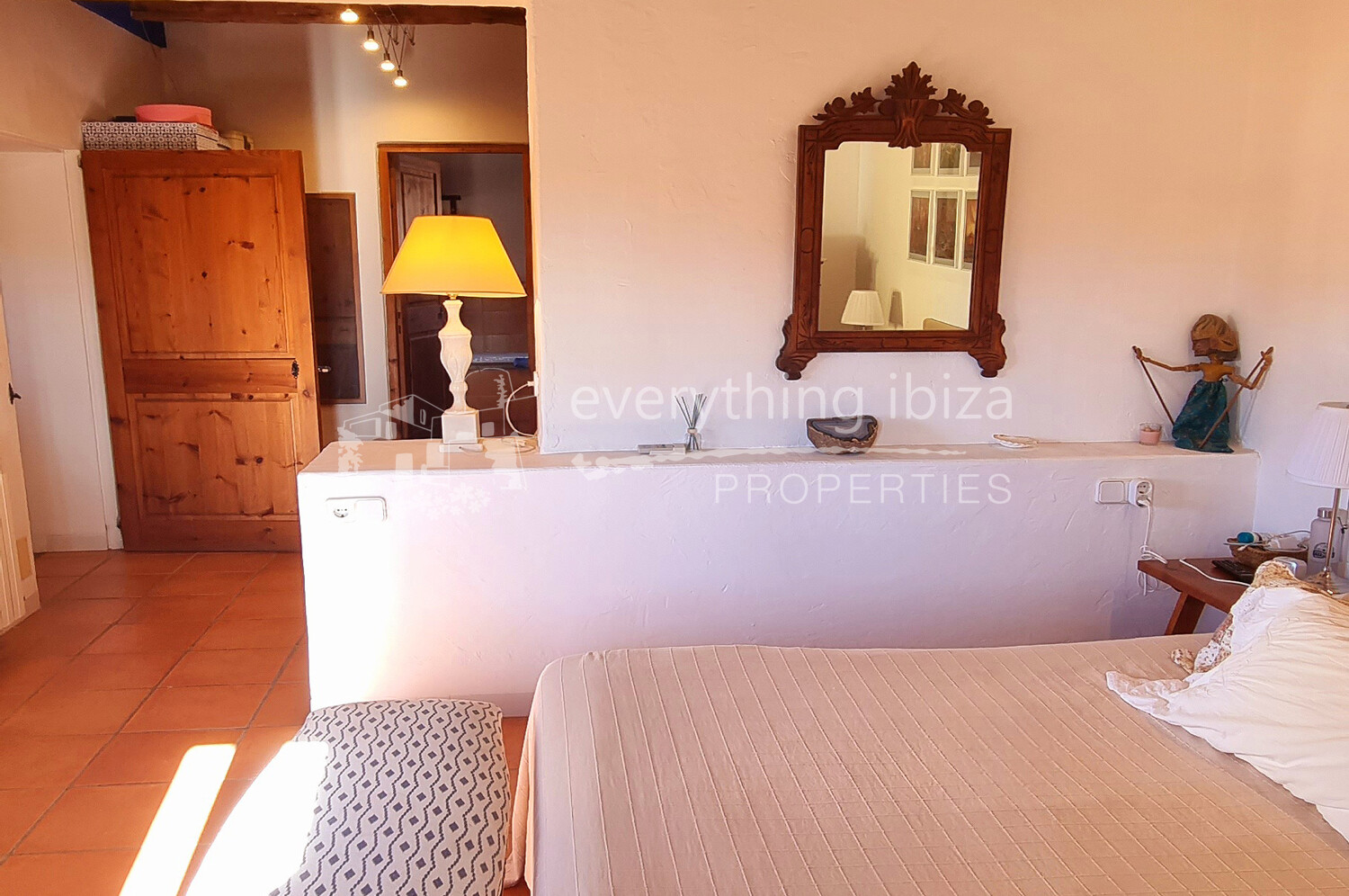 Beautiful Traditional Country Finca with Full Tourist License, ref. 1536, for sale in Ibiza by everything ibiza Properties