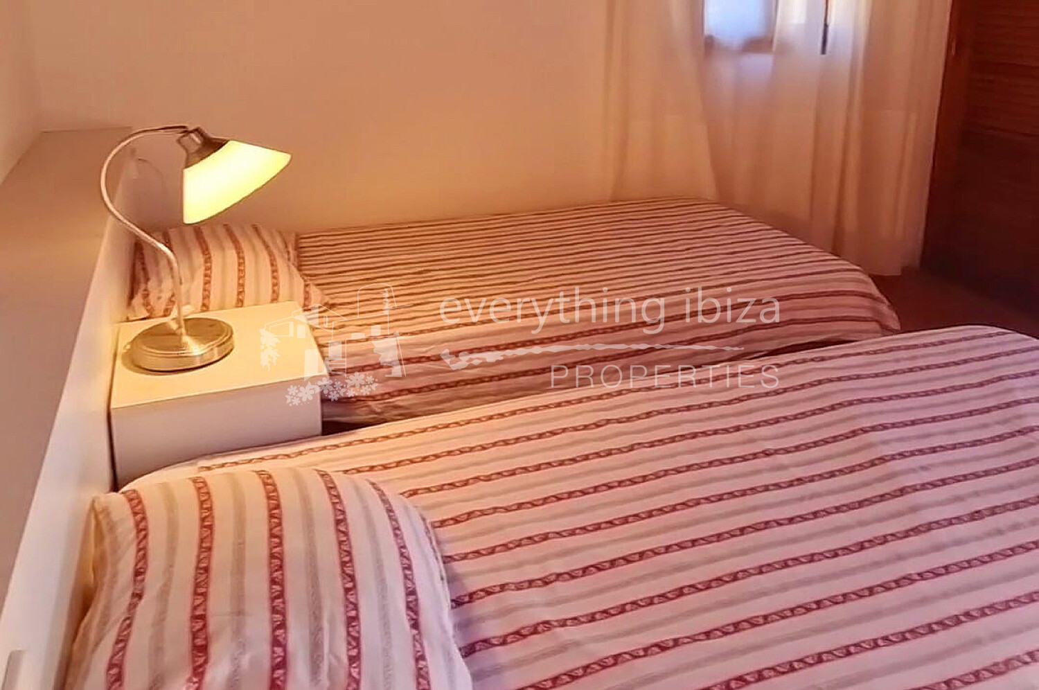 Beautiful Traditional Country Finca with Full Tourist License, ref. 1536, for sale in Ibiza by everything ibiza Properties