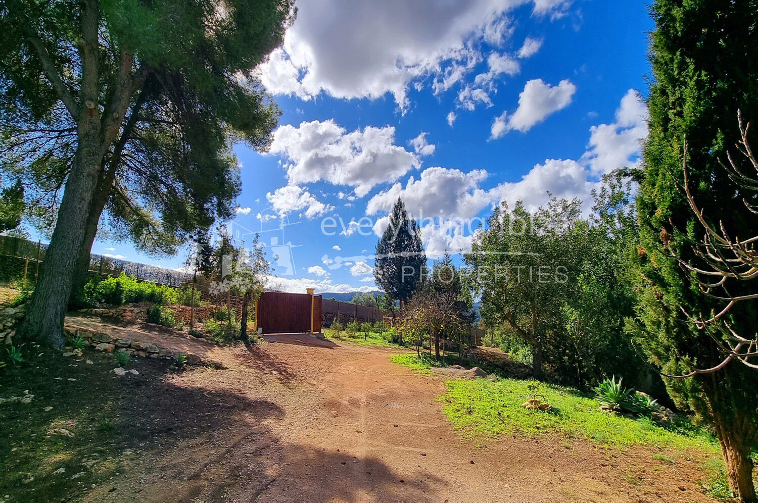 Beautiful Traditional Country Finca with Full Tourist License, ref. 1536, for sale in Ibiza by everything ibiza Properties