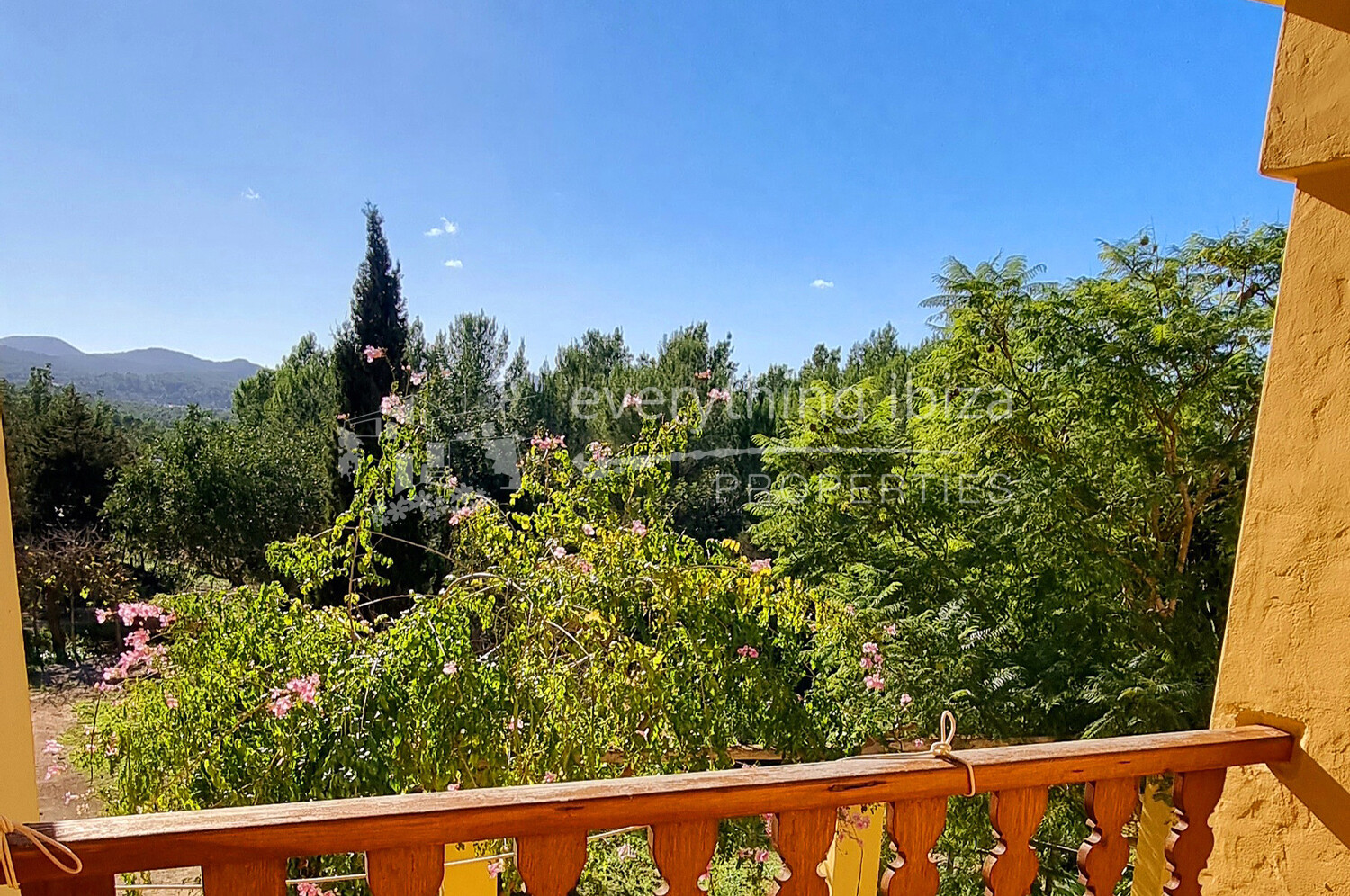 Beautiful Traditional Country Finca with Full Tourist License, ref. 1536, for sale in Ibiza by everything ibiza Properties