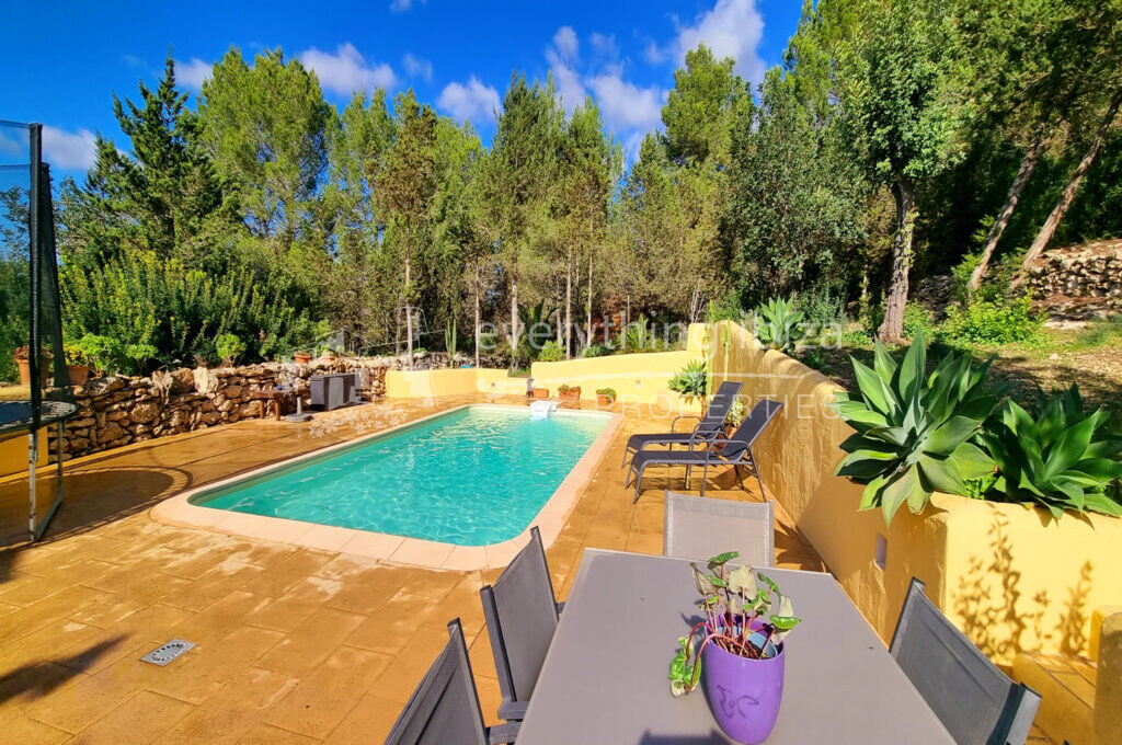 Beautiful Traditional Country Finca with Full Tourist License, ref. 1536, for sale in Ibiza by everything ibiza Properties