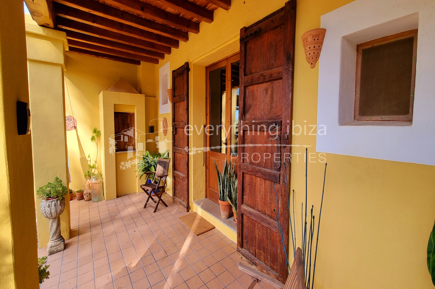 Beautiful Traditional Country Finca with Full Tourist License, ref. 1536, for sale in Ibiza by everything ibiza Properties
