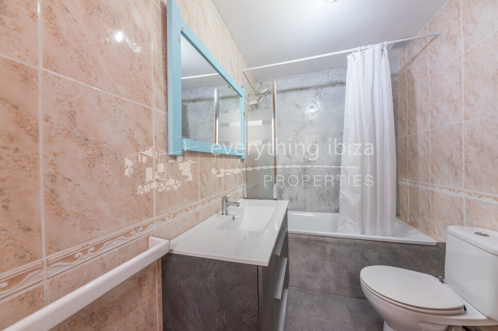 Impressive 4 Bedroomed Townhouse Close to the Beach & Sea, ref. 1537, for sale in Ibiza by everything ibiza Properties