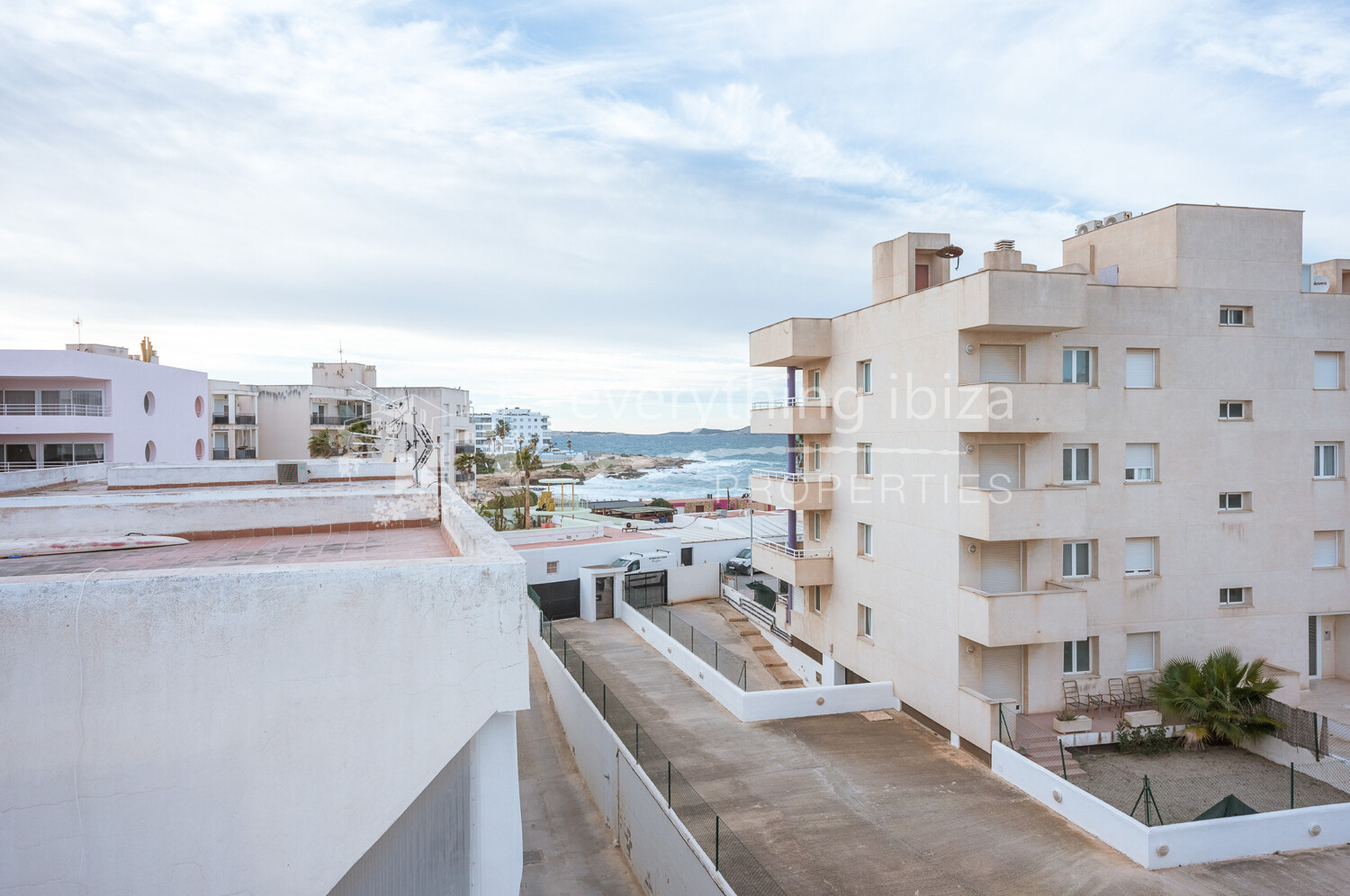 Impressive 4 Bedroomed Townhouse Close to the Beach & Sea, ref. 1537, for sale in Ibiza by everything ibiza Properties