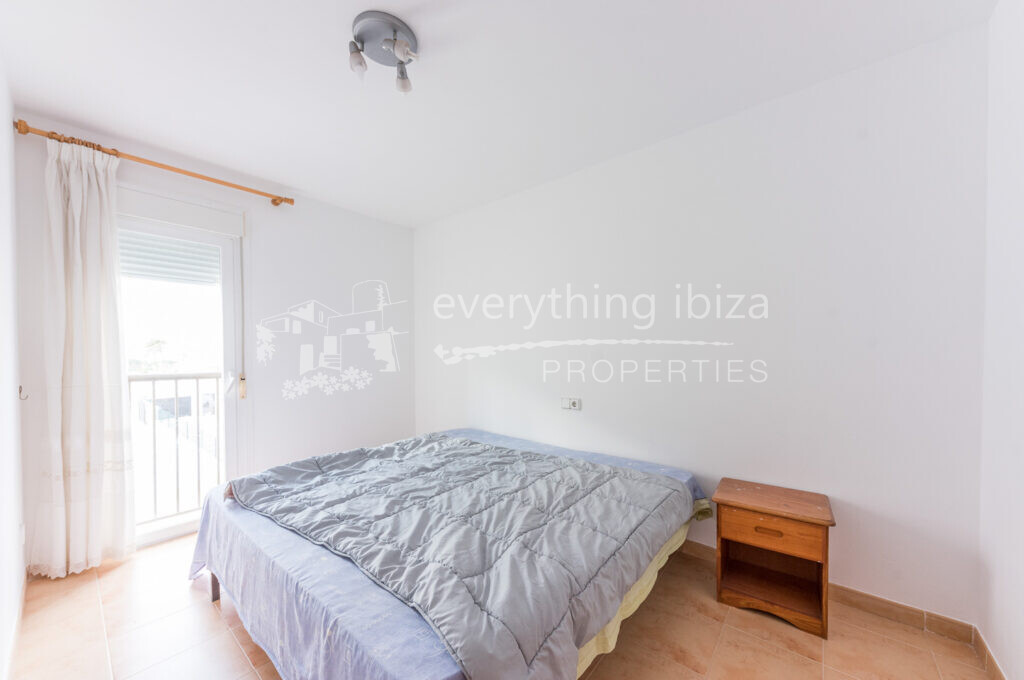 Impressive 4 Bedroomed Townhouse Close to the Beach & Sea, ref. 1537, for sale in Ibiza by everything ibiza Properties