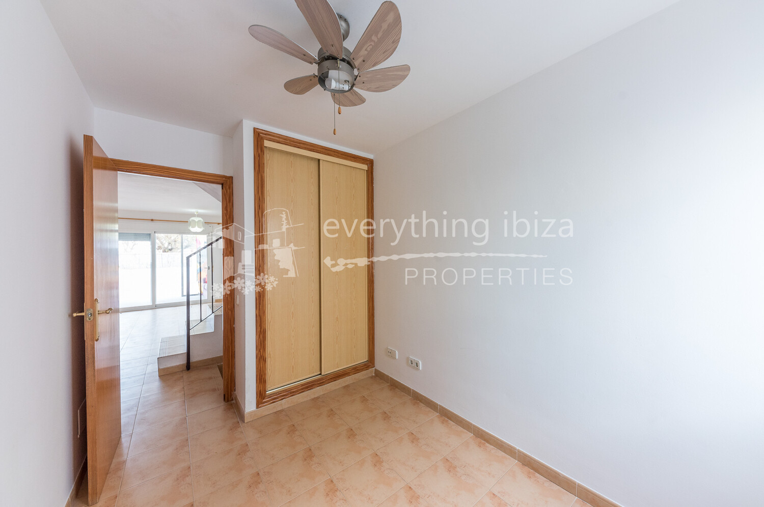 Impressive 4 Bedroomed Townhouse Close to the Beach & Sea, ref. 1537, for sale in Ibiza by everything ibiza Properties