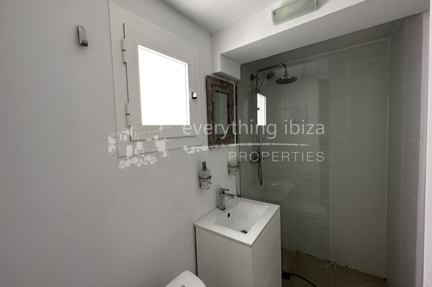 Lovely Spacious Villa in Popular Talamanca Close to the Beach, ref. 1539, for sale in Ibiza by everything ibiza Properties