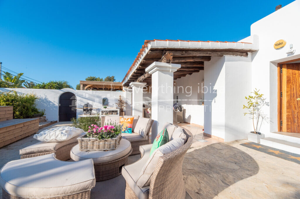 Charming Stylish Home with Pool & Abundant Exterior Space, ref. 1543, for sale in Ibiza by everything ibiza Properties