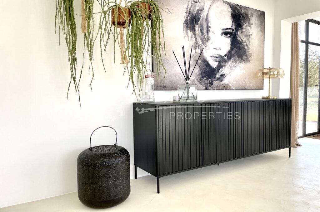 Luxury Cosmopolitan Villa of Top Quality Set in Peaceful Countryside, ref. 1542, for sale in Ibiza by everything ibiza Properties