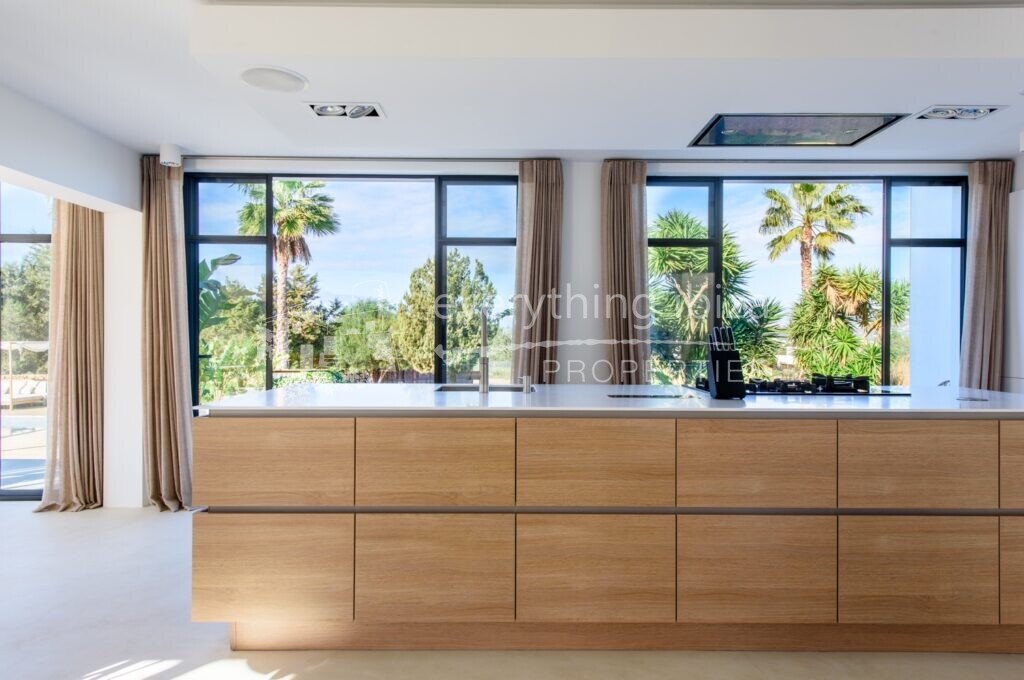 Luxury Cosmopolitan Villa of Top Quality Set in Peaceful Countryside, ref. 1542, for sale in Ibiza by everything ibiza Properties